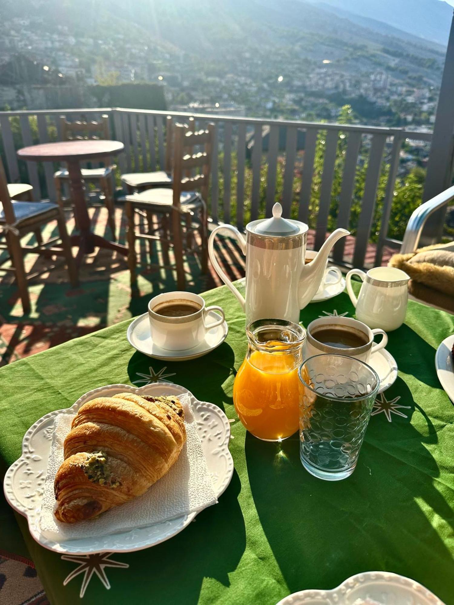 Grandpas House Otel Gjirokastër Dış mekan fotoğraf