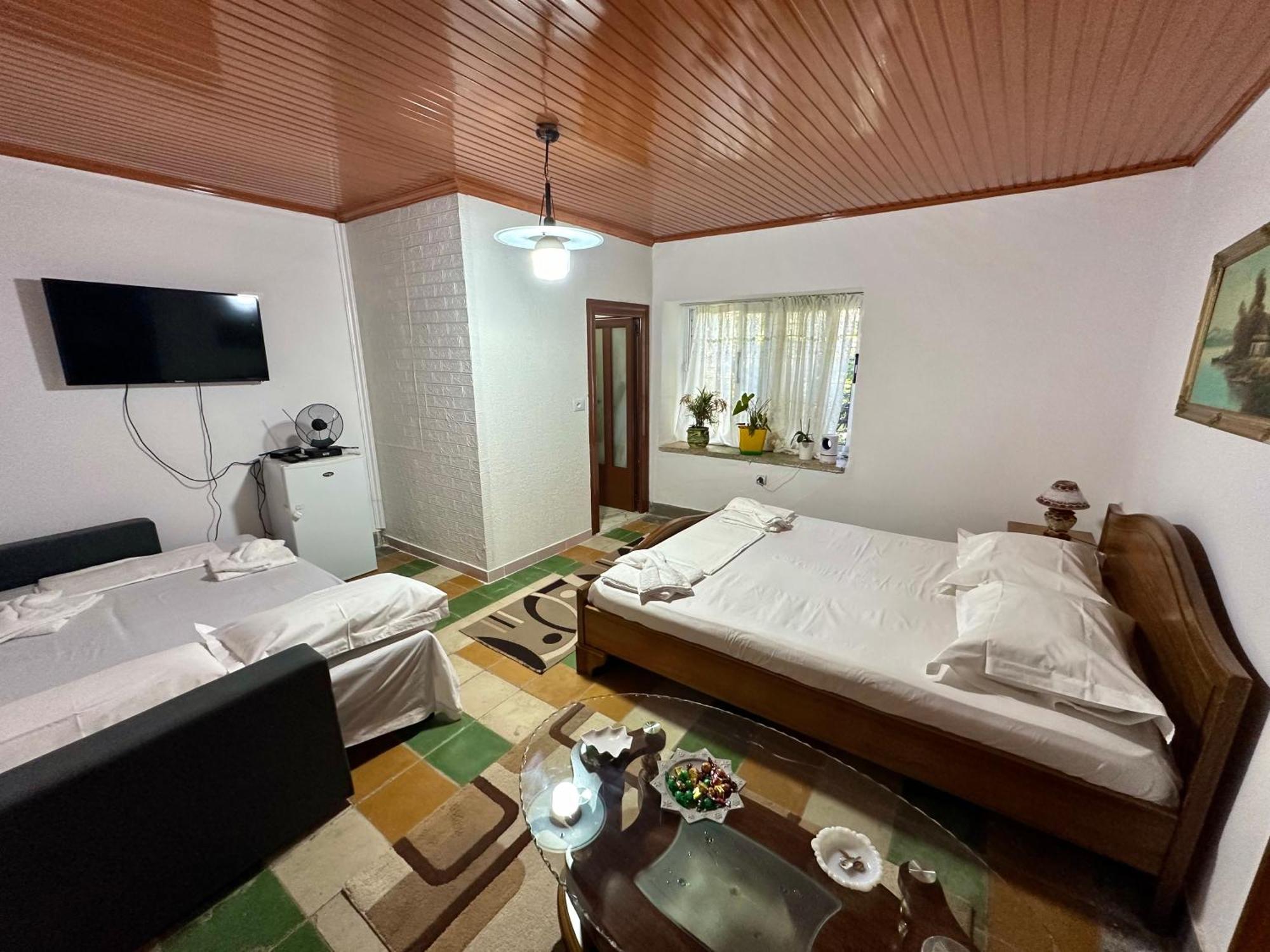 Grandpas House Otel Gjirokastër Dış mekan fotoğraf